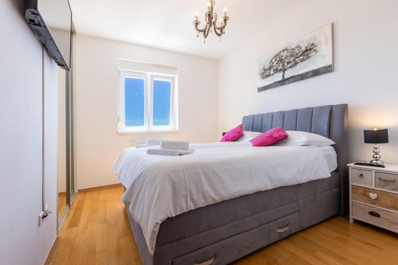 Jadran Apartment With Balcony And Parking Garage 扎达尔 外观 照片